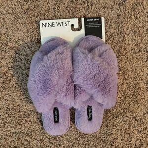 NEW WITH TAGS 9/10 (L) purple slippers